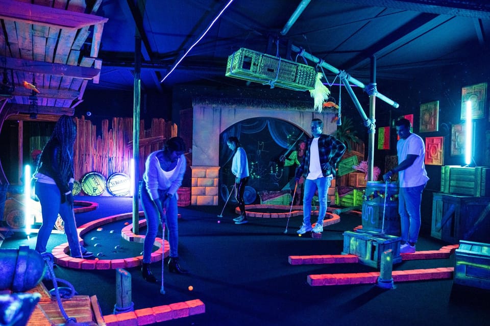 Aloha Amsterdam: 12-Hole Glow-in-the-Dark Mini-Golf - Who this is best for