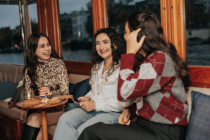 Amsterdam: 2-Hour Canal Cruise incl. Drinks & Dutch Snacks - Canal details that make the tour feel more than sightseeing