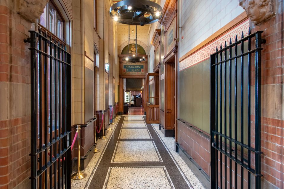 Amsterdam: 3-Course Meal in Historic 1st Class Waiting Rooms - Price and value: what $61 really buys you