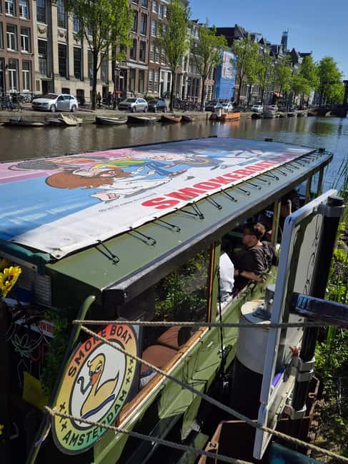 Amsterdam: 420 Smoke-Friendly Boat Tour - One Hour on the Canals: Reggae, Views, and the Best Place to Sit