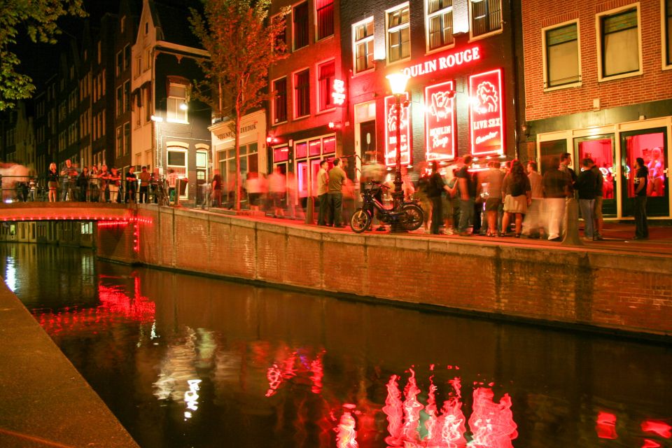 Amsterdam: After Dark Red Light District Tour - Oude Kerk: how Amsterdam’s oldest building sets the tone