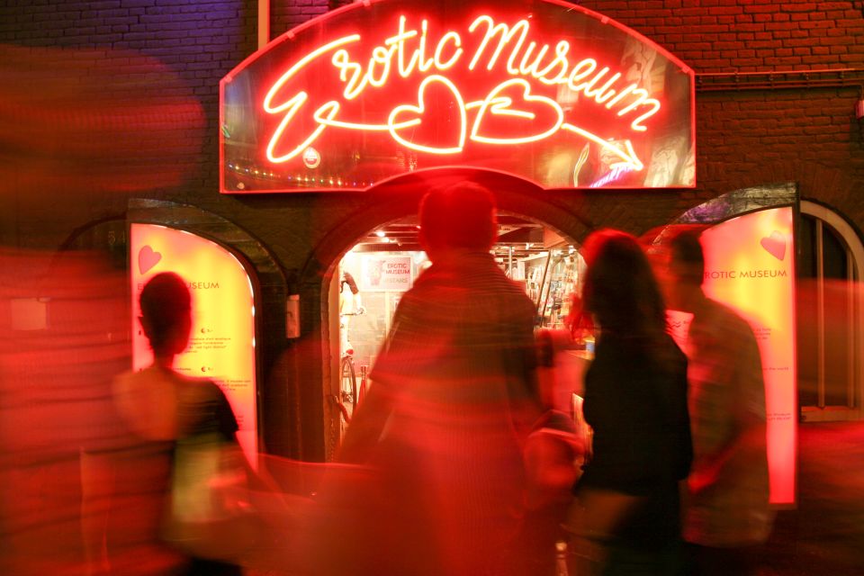 Amsterdam: After Dark Red Light District Tour - Route 66 Smoke And Drink: where the snacks and shots make the tour easier