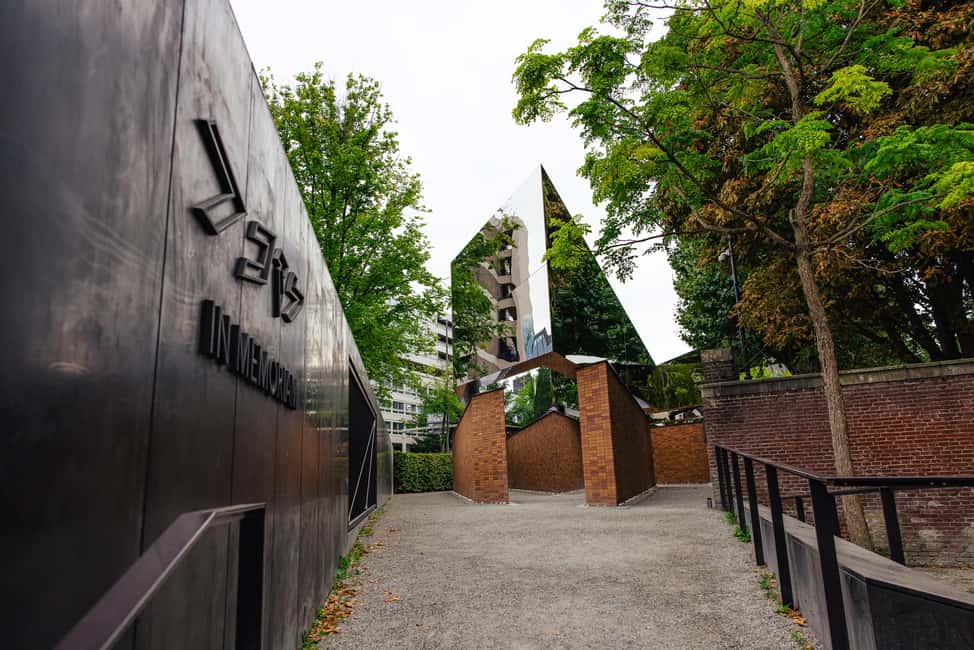 Amsterdam: Anne Frank Walking Tour - Guided in EN/DE/IT/ES - Zuiderkerk and the lesson about who lived here