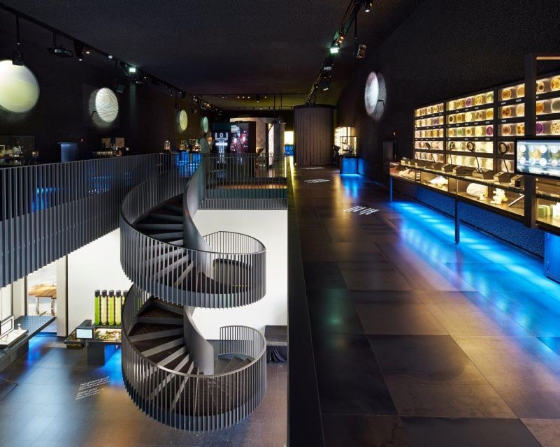 Amsterdam: ARTIS-Micropia Microbe Museum Entry Ticket - Your first mission: lockers, the body scan, and stamp-collecting