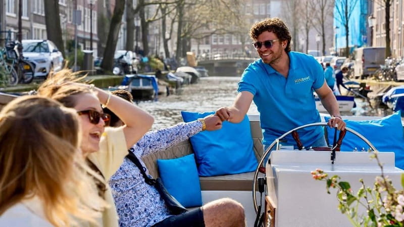 Amsterdam: Canal Cruise in Open Boat with Drink Option - Should you book KINboat’s 1-hour canal cruise?