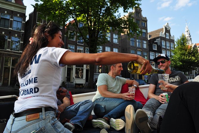 Amsterdam Canal Cruise With Live Guide and Unlimited Drinks - Why This 1-Hour Canal Cruise Makes Amsterdam Easy