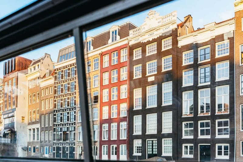 Amsterdam: Cheese & Wine Cruise Tasting Experience - What you actually get: Dutch cheese, nut mix, and unlimited drinks