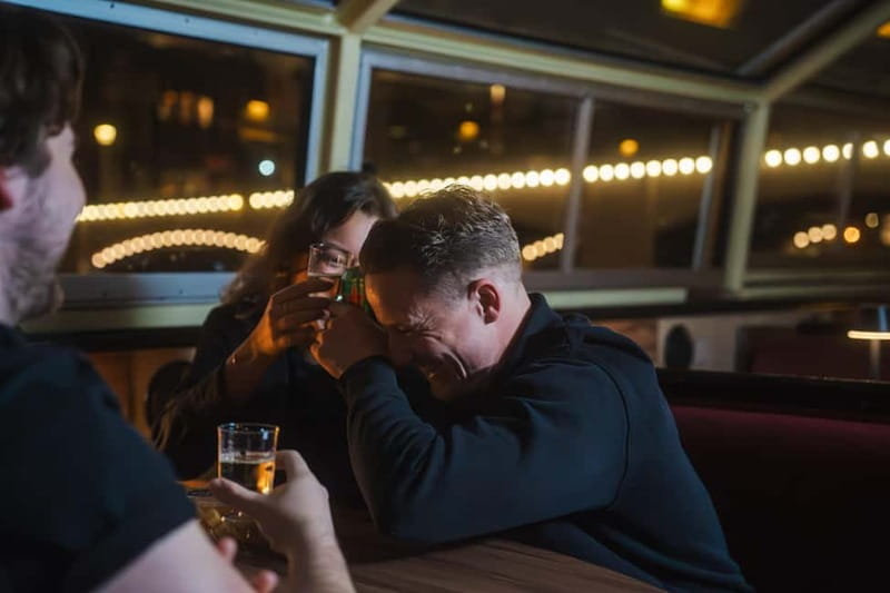 Amsterdam: Cheese & Wine Cruise Tasting Experience - On-board comfort: heated boat, toilet, and what that changes