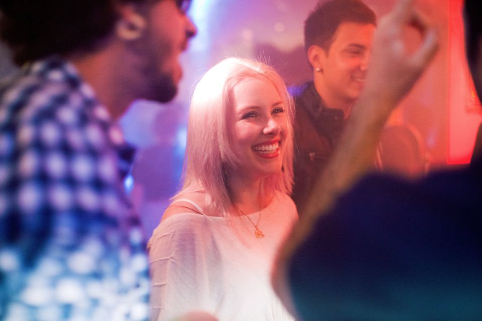 Amsterdam: City Center Bar Crawl and Nightlife Experience - How the crawl works in Amsterdam city center (and why it matters)