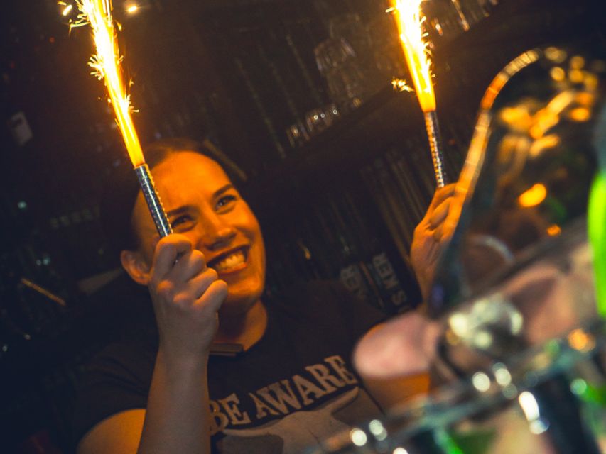 Amsterdam: City Center Bar Crawl and Nightlife Experience - What to wear, what to bring, and what not to risk