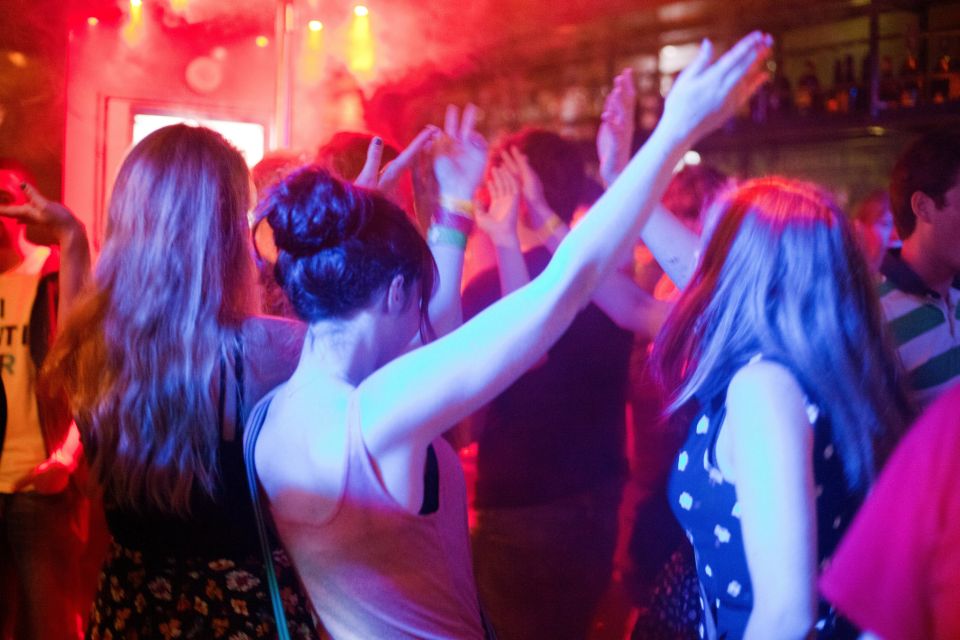 Amsterdam: City Center Bar Crawl and Nightlife Experience - Timing: pacing across five venues without burning out
