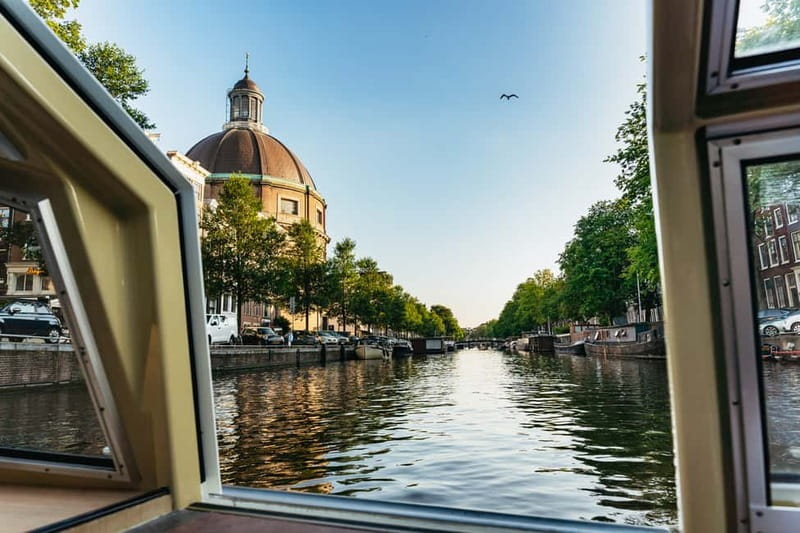 Amsterdam: City Centre Canal Cruise & Free Flower Cocktail - Audio Guide Reality Check: Speakers vs Headphones vs App