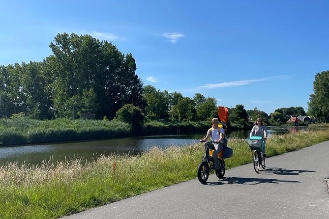 Amsterdam Countryside Bike and Kayak Tour - North Amsterdam cycling: flat routes, fewer cars, and built-in regrouping