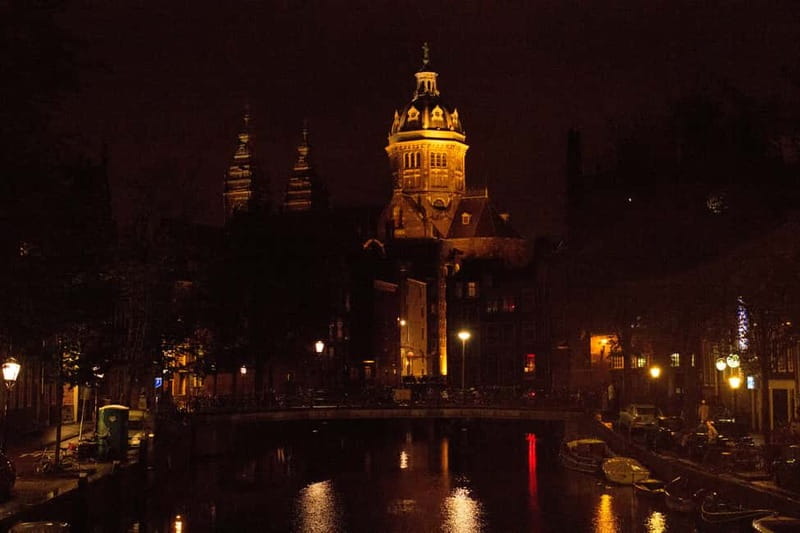 Amsterdam: Evening Cocktail Cruise along the canals - Seating, Groups, and When to Arrive Early