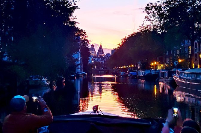 Amsterdam Evening Cosy & Small Cruise & Drinks and Bites - Sunset - Night canal views: what you’ll notice from the water