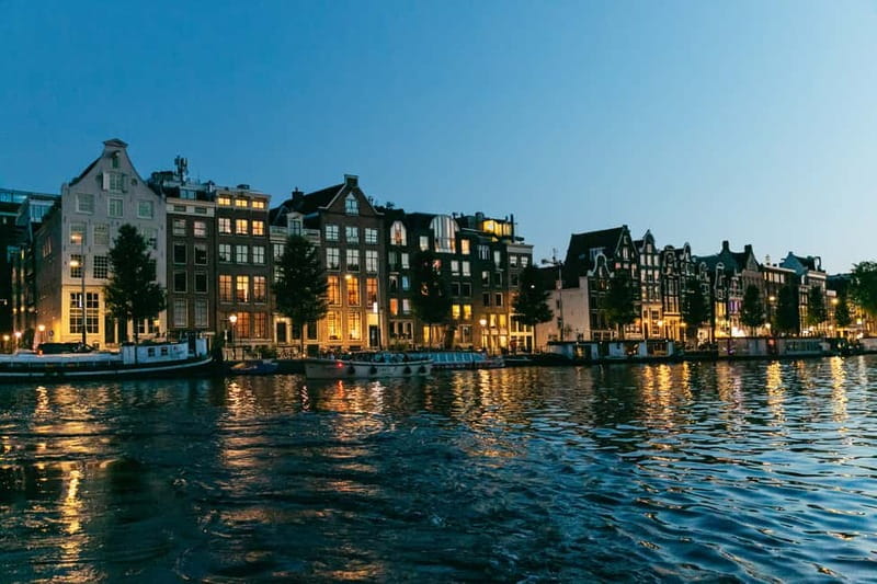 Amsterdam: Evening Cruise with Optional Wine and Snacks - Boarding at Stadhouderskade: plan for an easy start