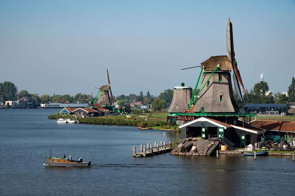 Amsterdam: Explore Zaanse Schans: Half-Day Luxury Coach Trip - Amsterdam to Zaanse Schans: what this trip gets right