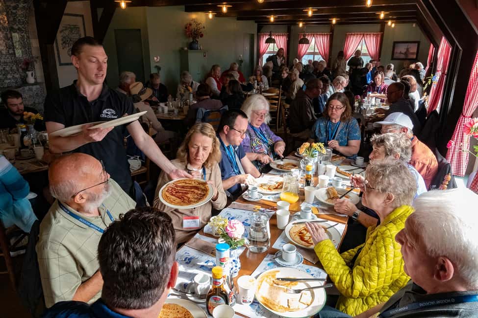 Amsterdam: Explore Zaanse Schans: Half-Day Luxury Coach Trip - Zaanse Schans in plain terms: what you’re really walking through