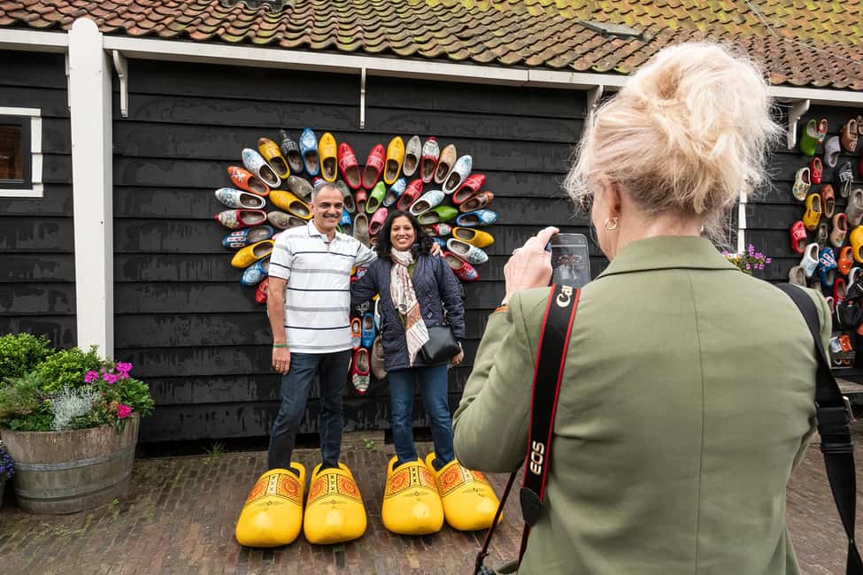 Amsterdam: Explore Zaanse Schans: Half-Day Luxury Coach Trip - Cheese-making and tastings: the included stop worth planning for