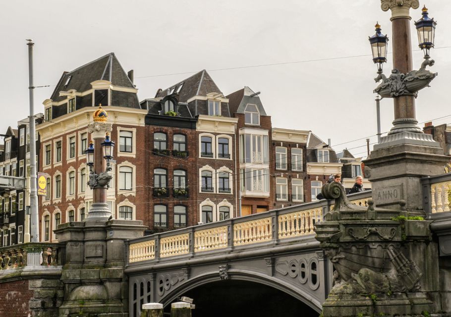 Amsterdam: German Canal Cruise with Unlimited Drinks Option - Modern Boat Comfort and the Electric Motor Advantage