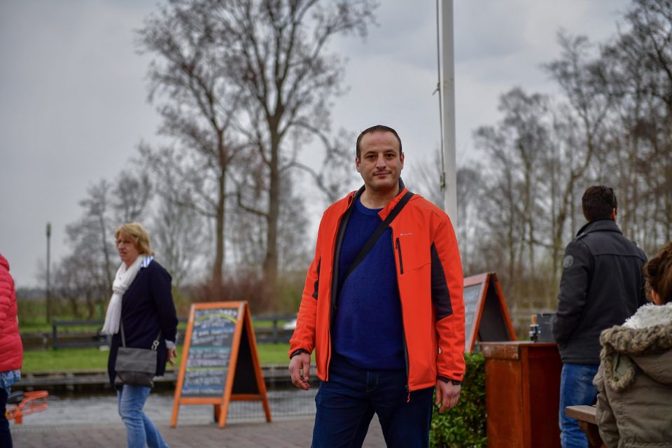 Amsterdam: Giethoorn and Zaanse Schans Windmills Day Tour - Time to Explore Giethoorn on Foot: Bridges, Photos, and Choosing a Bite
