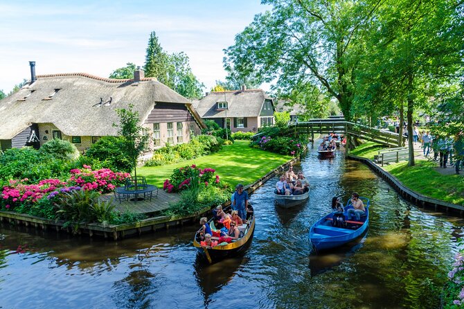 Amsterdam: Giethoorn Tour Scenic Cruise, Cheese & Free Time - Why Giethoorn Feels Different From the Typical Netherlands Day
