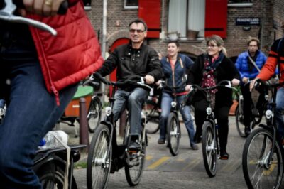 Amsterdam: Guided City Bike Tour in French - Western Islands to De Negen Straatjes: Amsterdam’s Smaller Scale