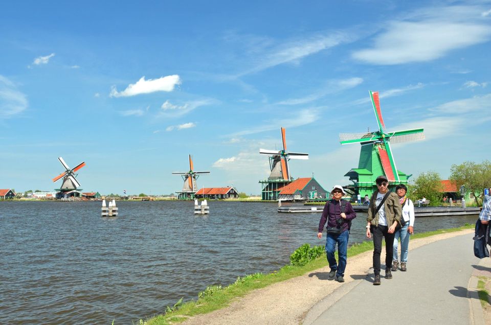 Amsterdam: Guided Zaanse Schans, Windmills & Cheese Tour - Walking the Village With a Guide: How the Story Gets Explained