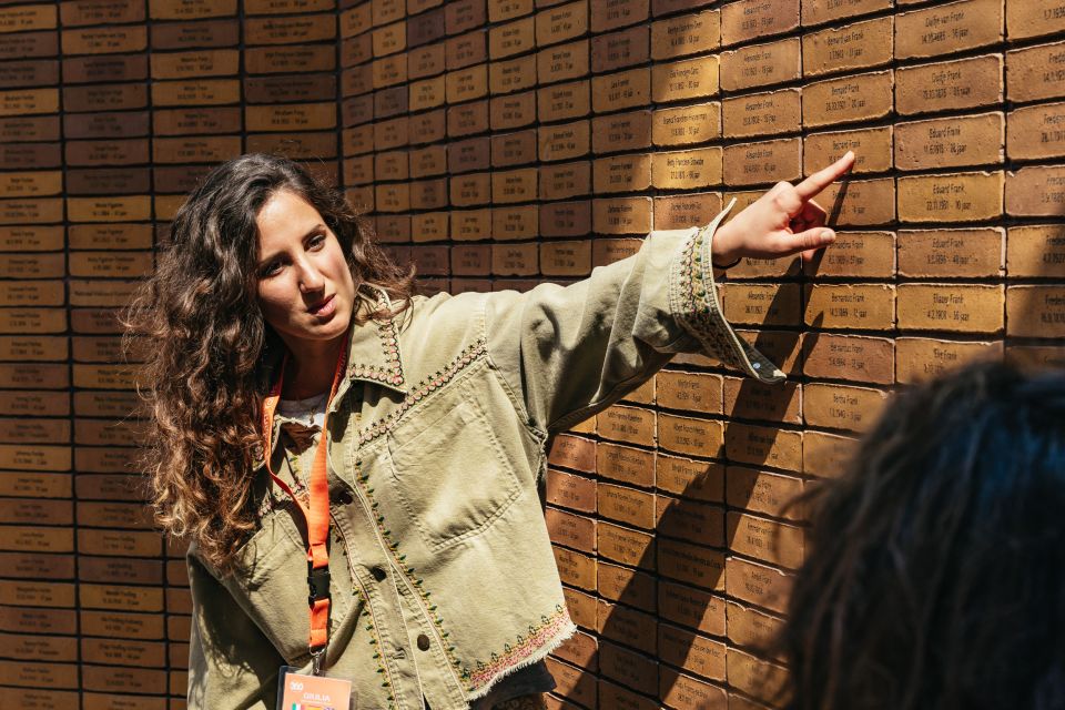 Amsterdam: Life of Anne Frank and World War II Walking Tour - Anne Frank in Amsterdam: what this tour does best