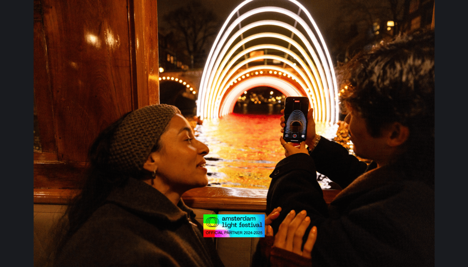Amsterdam: Light Festival Heated Cruise w/ Drinks & Snacks - The heated saloon boat: comfort, photo limits, and how the cruise feels