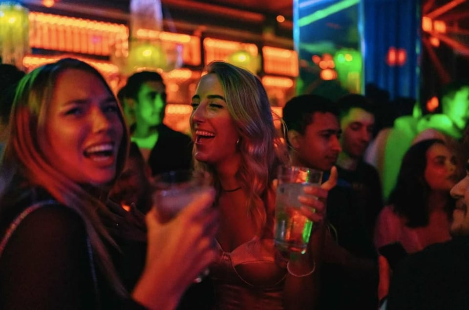 Amsterdam: Ludwig's Red Light Pub Crawl with VIP Club Entry - Key Points You’ll Care About