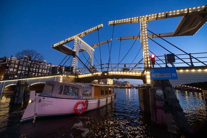 Amsterdam: Luxury Canal Cruise with Optional Snacks & Drinks - Snacks, drinks, blankets, and why comfort changes everything