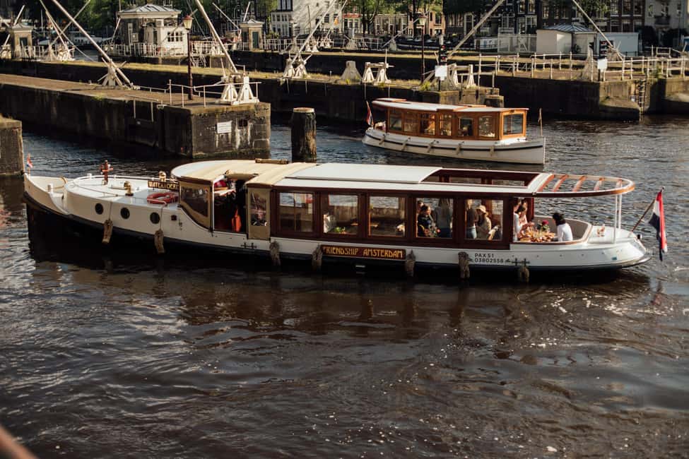 Amsterdam: Luxury Cruise Unlimited Cocktails & Snacks Option - Open vs closed boat: comfort when the weather flips