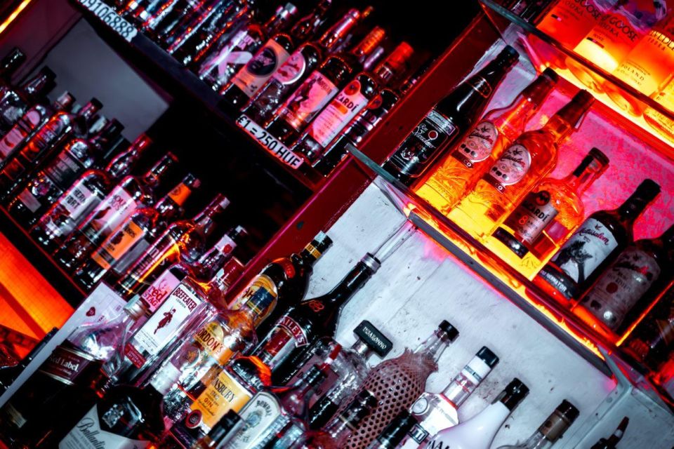 Amsterdam: Original Pub Crawl Party with VIP Entrance - Key highlights you’ll feel right away