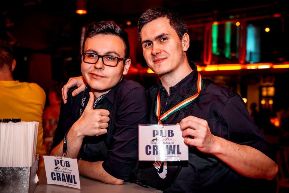 Amsterdam: Original Pub Crawl Party with VIP Entrance - A 4-hour crawl with VIP entry to Amsterdam clubs