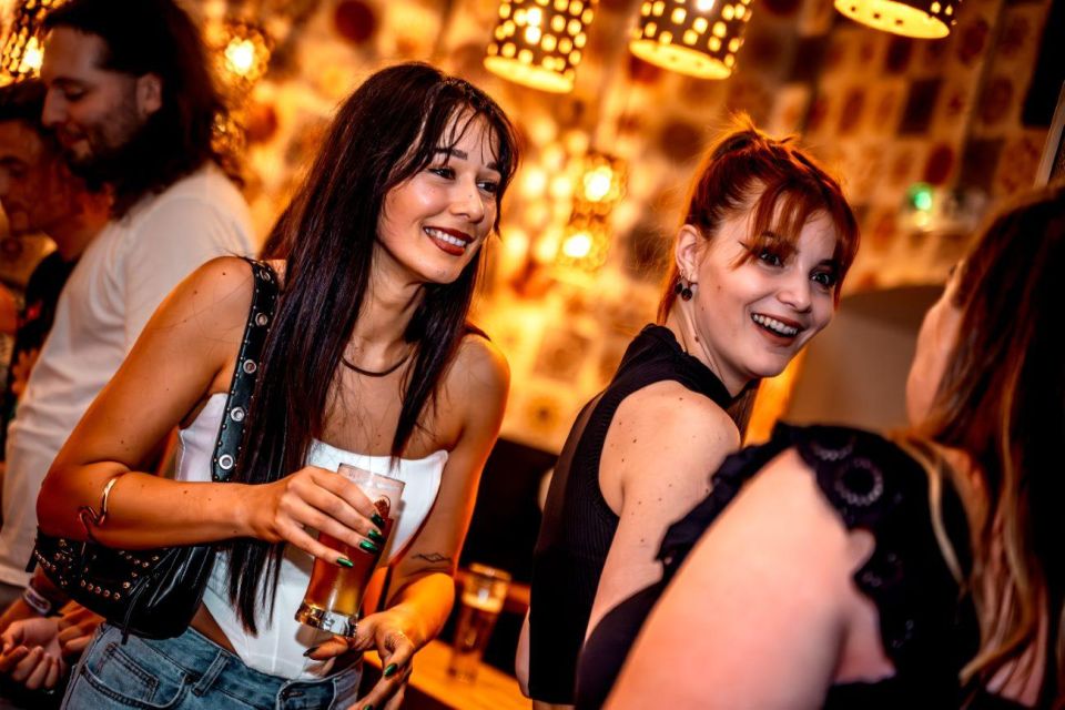 Amsterdam: Original Pub Crawl Party with VIP Entrance - Drink specials and free shots: the budget math that actually works