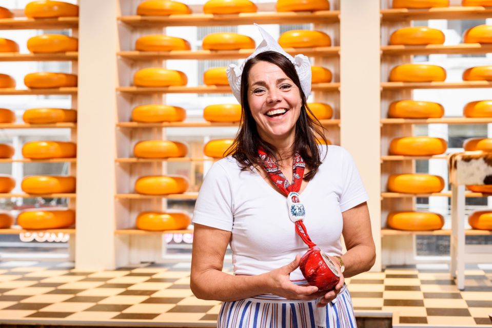 Amsterdam: Premium Henri Willig Cheese Tasting Experience - The host-led flow: story, then samples, then answers