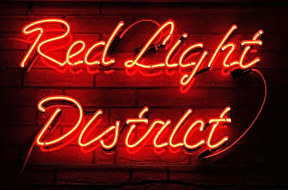 Amsterdam: Red Light District Exclusive Night Tour - Should You Book This Amsterdam Red Light District Night Tour?