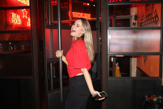 Amsterdam Red Light District Pub Crawl - Around 1:00am, the club finish on Rembrandt Square