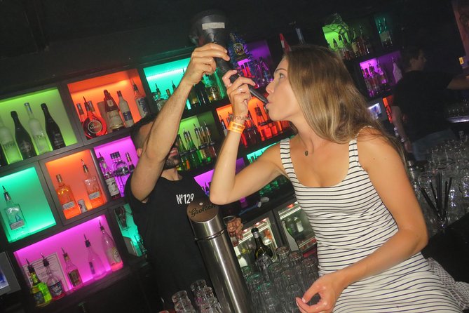 Amsterdam Red Light District Pub Crawl - Dress code and night-out practicalities in Amsterdam