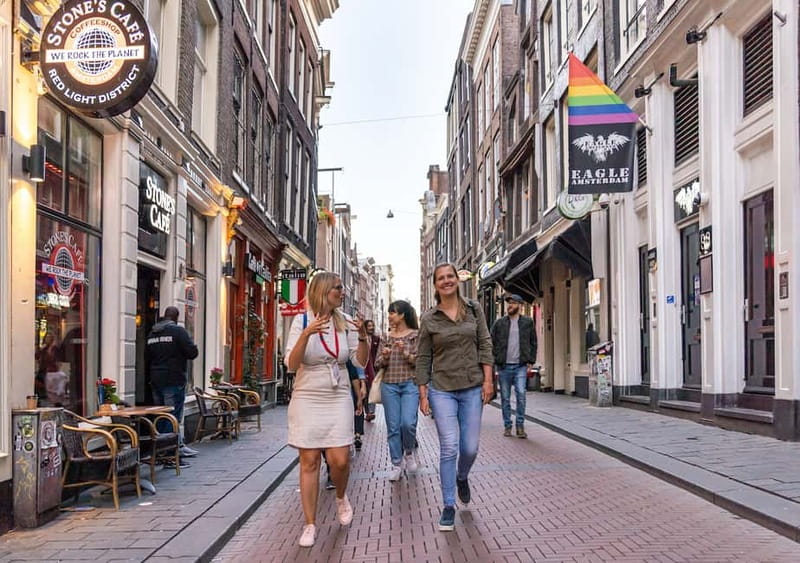 Amsterdam: Red Light District Tour in German/English/Italian - Oude Kerk: the oldest church and its awkward proximity (photo + context)