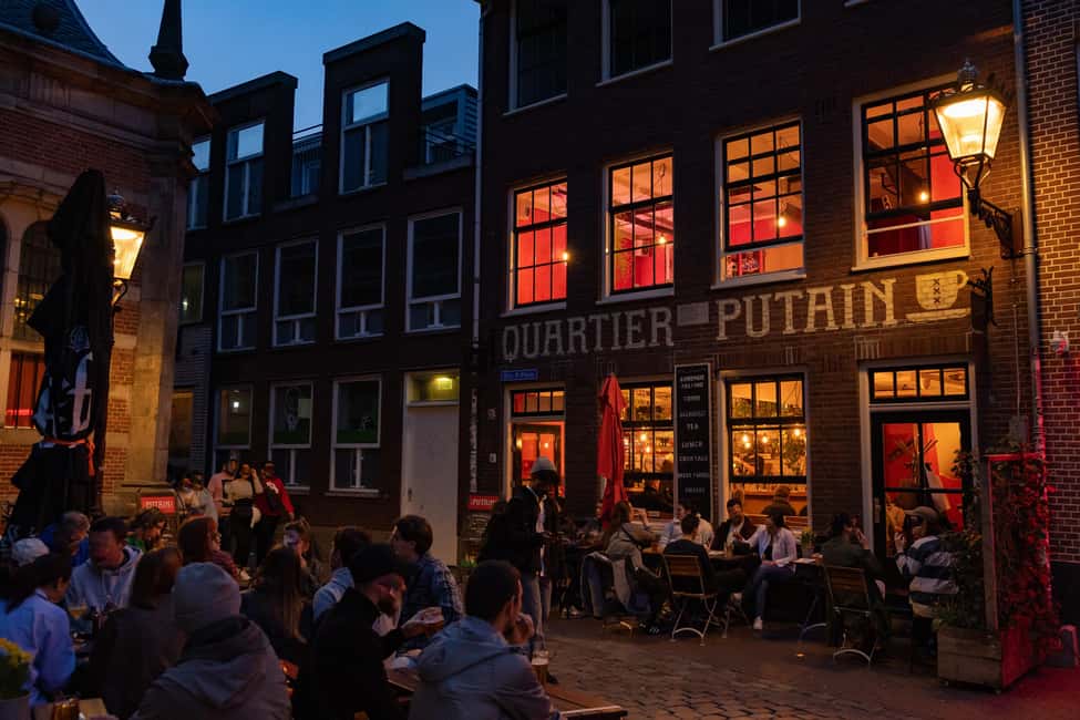 Amsterdam: Red Light District Tour in German/English/Italian - Dancing Houses: a postcard break that earns its place