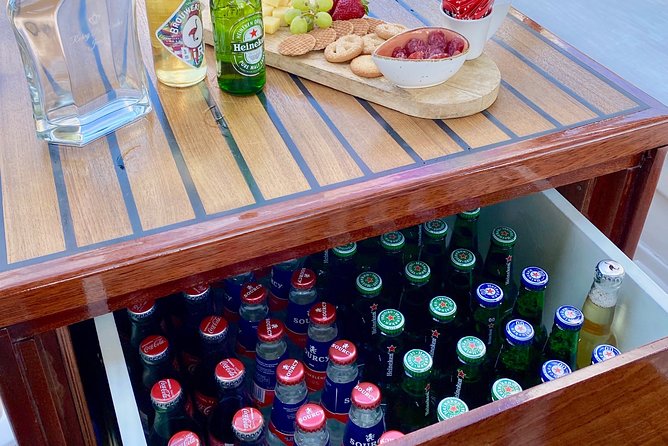 Amsterdam Small-Group Canal Cruise Including Snacks and Drinks - Price value: what $72.53 buys you in real Amsterdam time