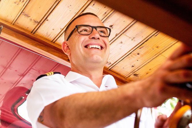 Amsterdam Small-Group Canal Cruise With Dutch Snacks and Drink - Westerkerk and the Anne Frank House area: famous sights without the stampede