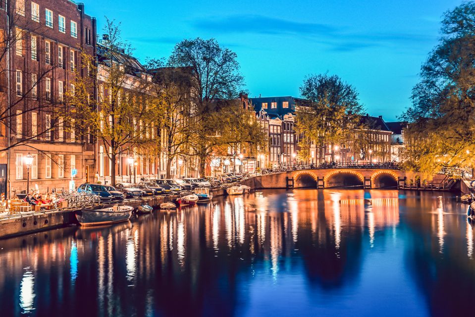 Amsterdam: Smoke and Lounge City Boat Cruise - Should You Book the Smoke and Lounge City Boat Cruise?