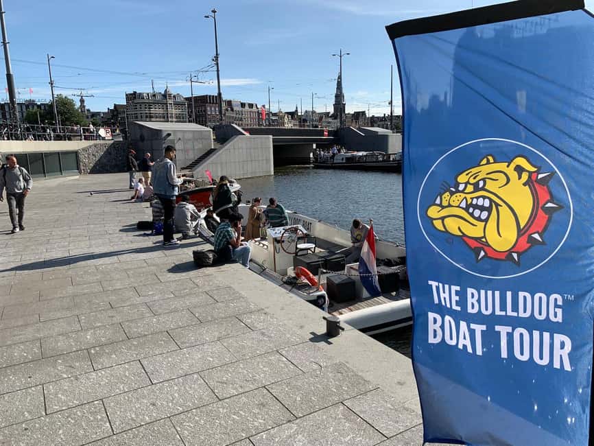 Amsterdam: The Bulldog Boat Smoke and Booze Cruise - Boarding and the half-open boat feel: comfort is your real itinerary