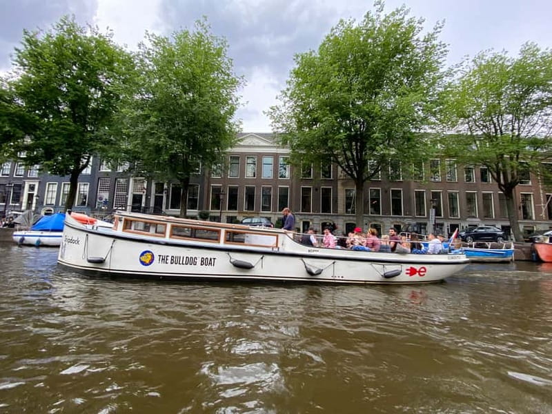 Amsterdam: The Bulldog Boat Smoke and Booze Cruise - Smoking and drinking: how the 420-friendly rules work in practice