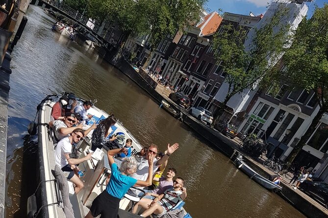 Amsterdam The Bulldog Boat Smoke Friendly Cruise + 2 drinks - Blankets and Cold Weather Comfort: How to Prep