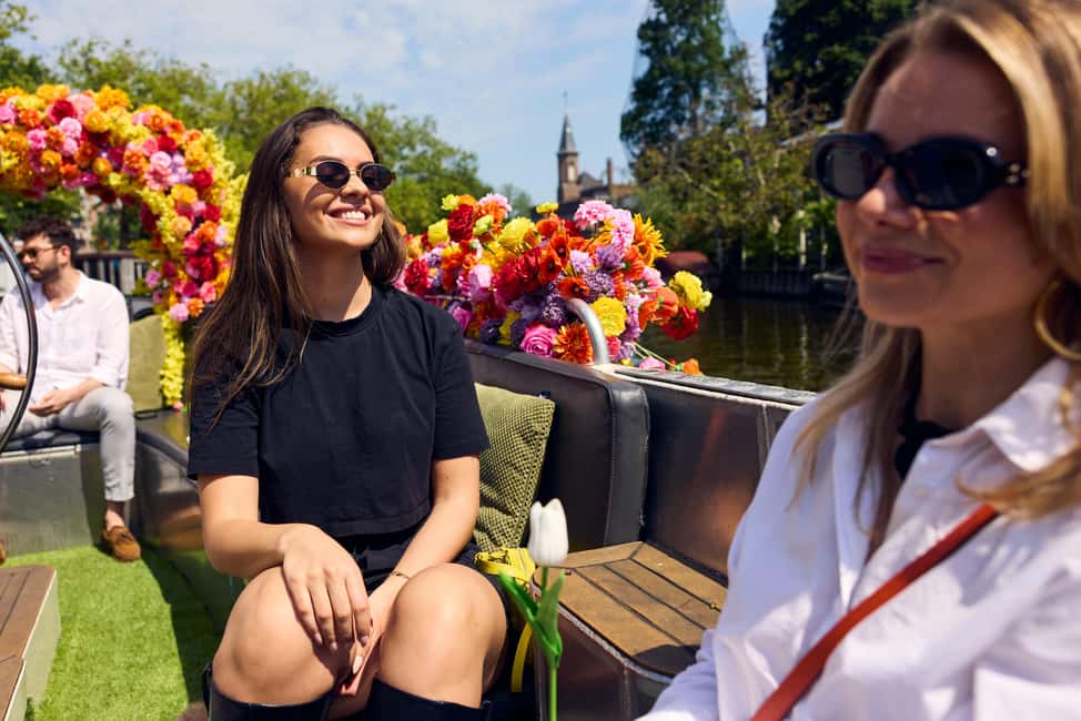 Amsterdam: The Original Flower Boat with Local Guide and Bar - Herengracht (20 minutes): the longest stretch for listening and photos
