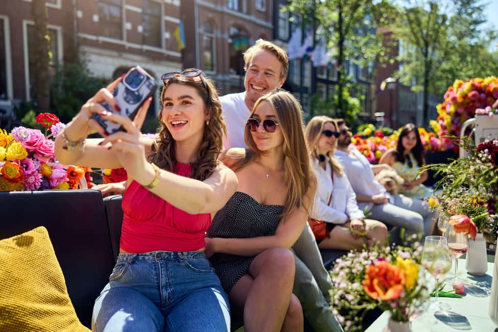 Amsterdam: The Original Flower Boat with Local Guide and Bar - Prinsengracht (15 minutes): a middle stretch with plenty of picture opportunities